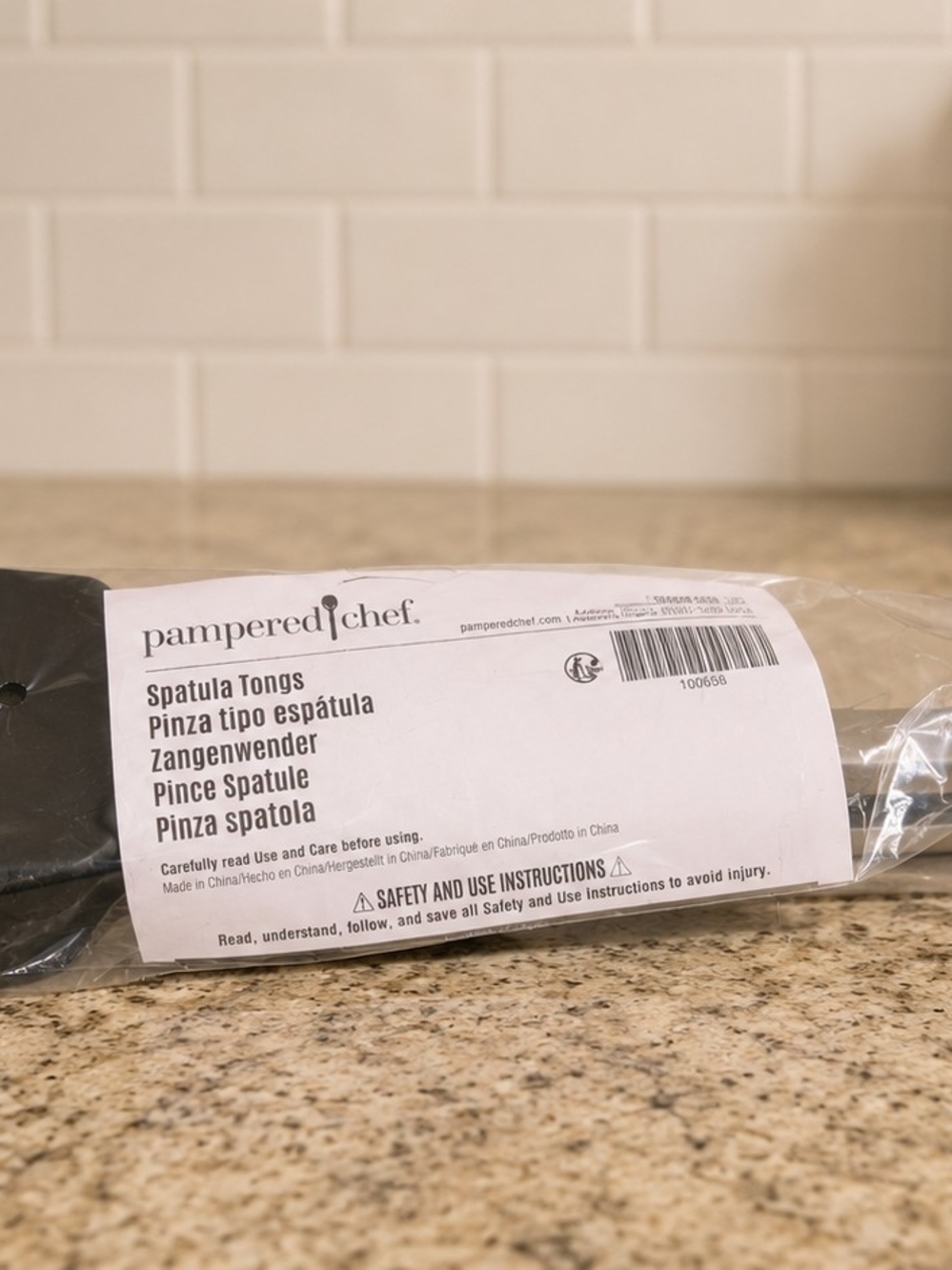 Pampered Chef Black Spatula Tongs